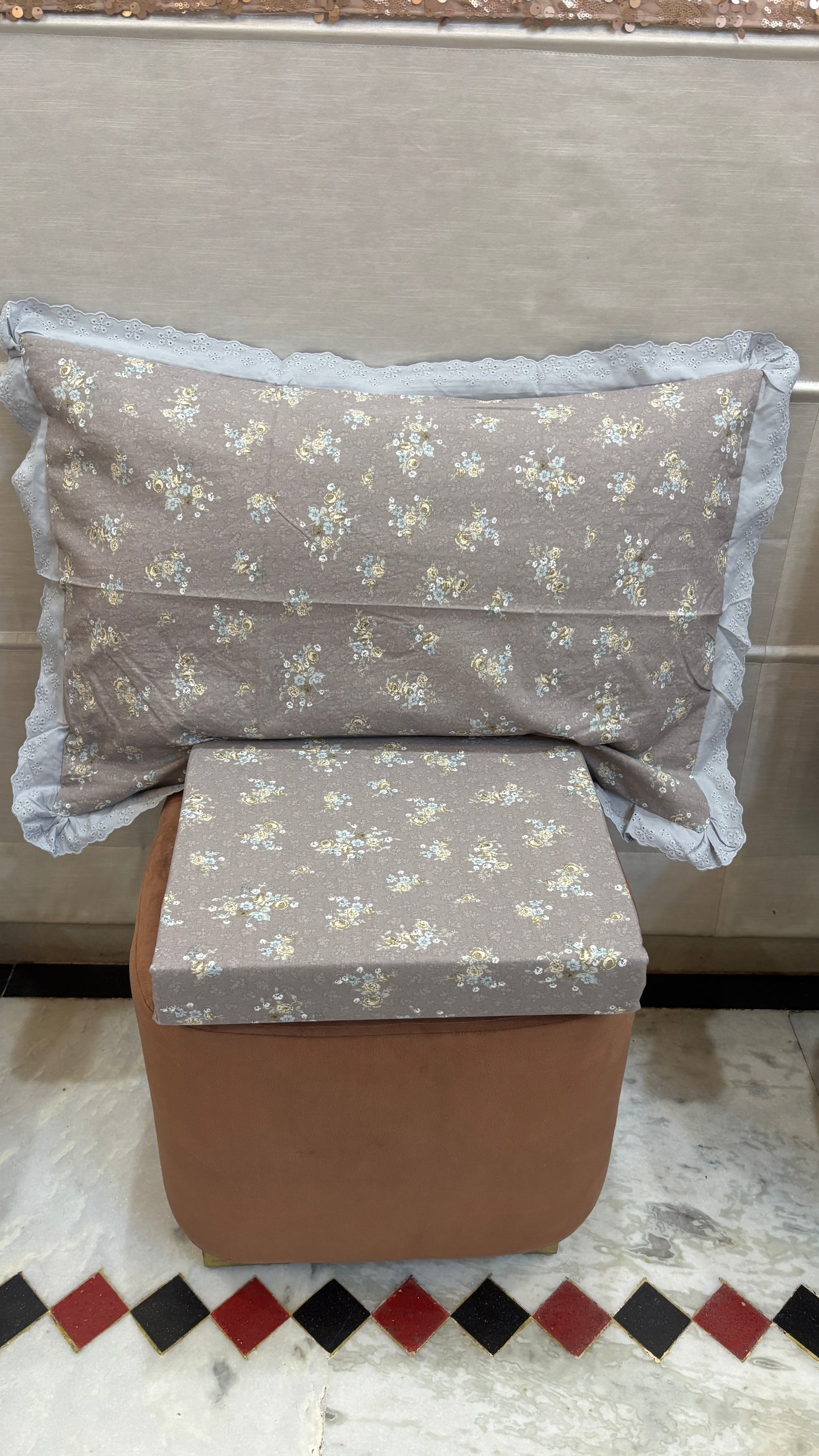 Frilly King Size bedsheet