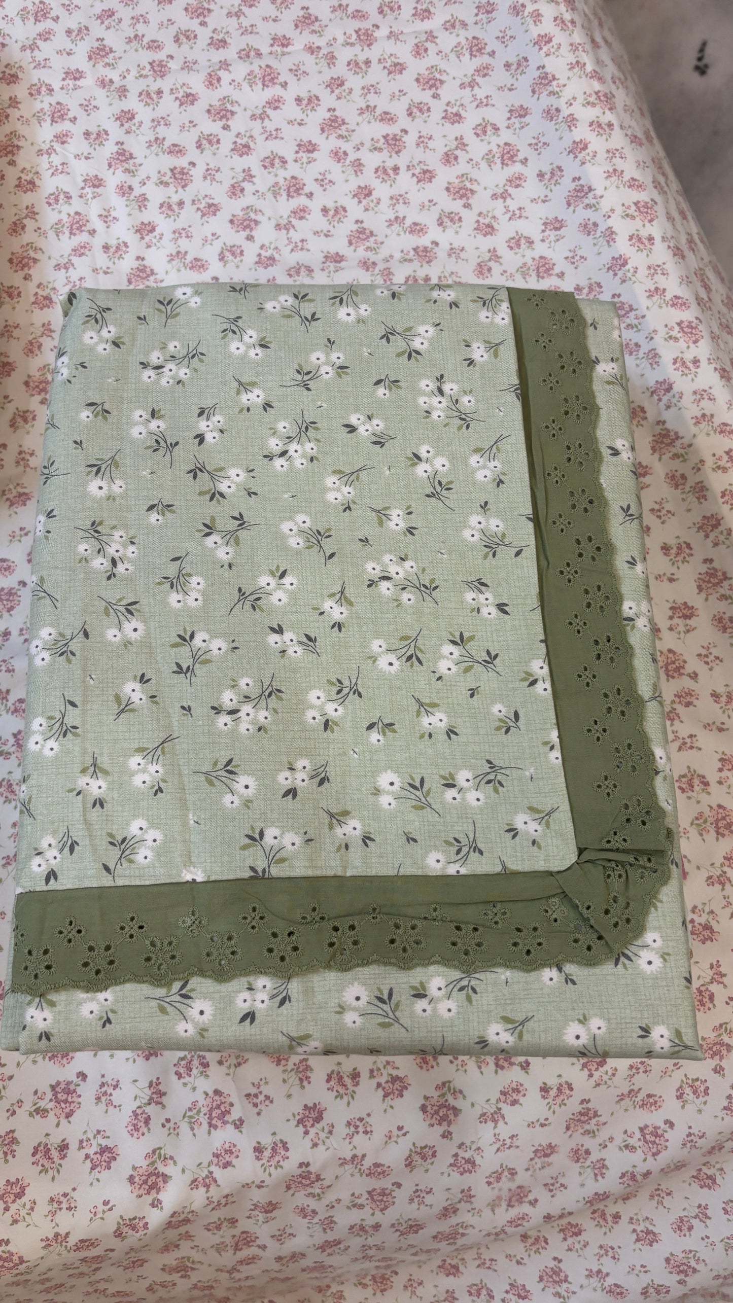 Frilly King Size bedsheet
