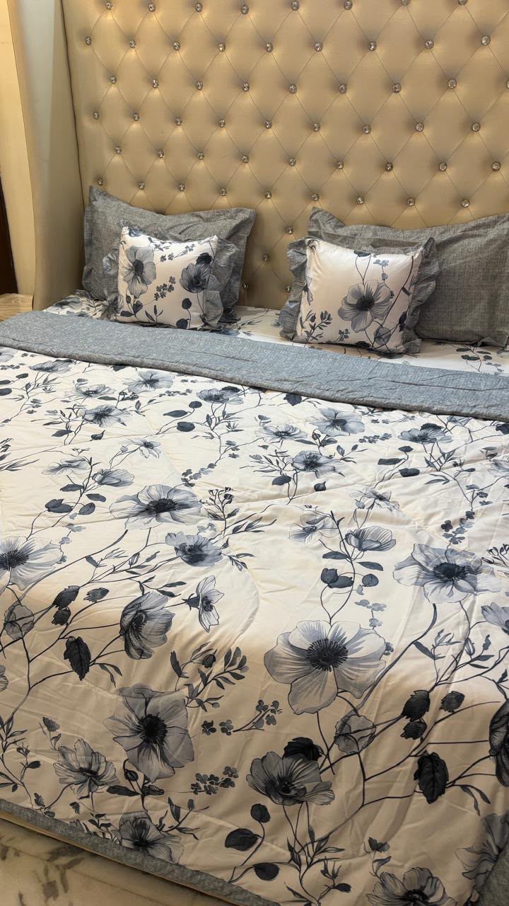 Digital Print Reversible Comforter Set – 6 Pieces