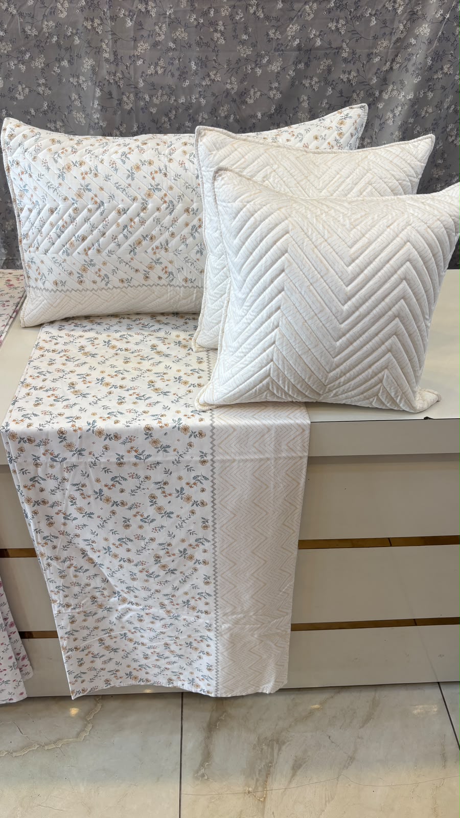 Premium Floral & Stripe 100% Pure Cotton Super King Size Bedsheet Set with Quilted Pillow & Cushion Covers