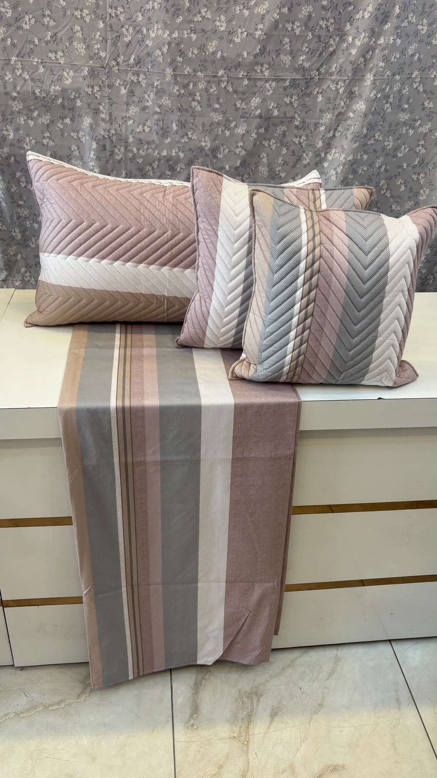 Premium Floral & Stripe 100% Pure Cotton Super King Size Bedsheet Set with Quilted Pillow & Cushion Covers