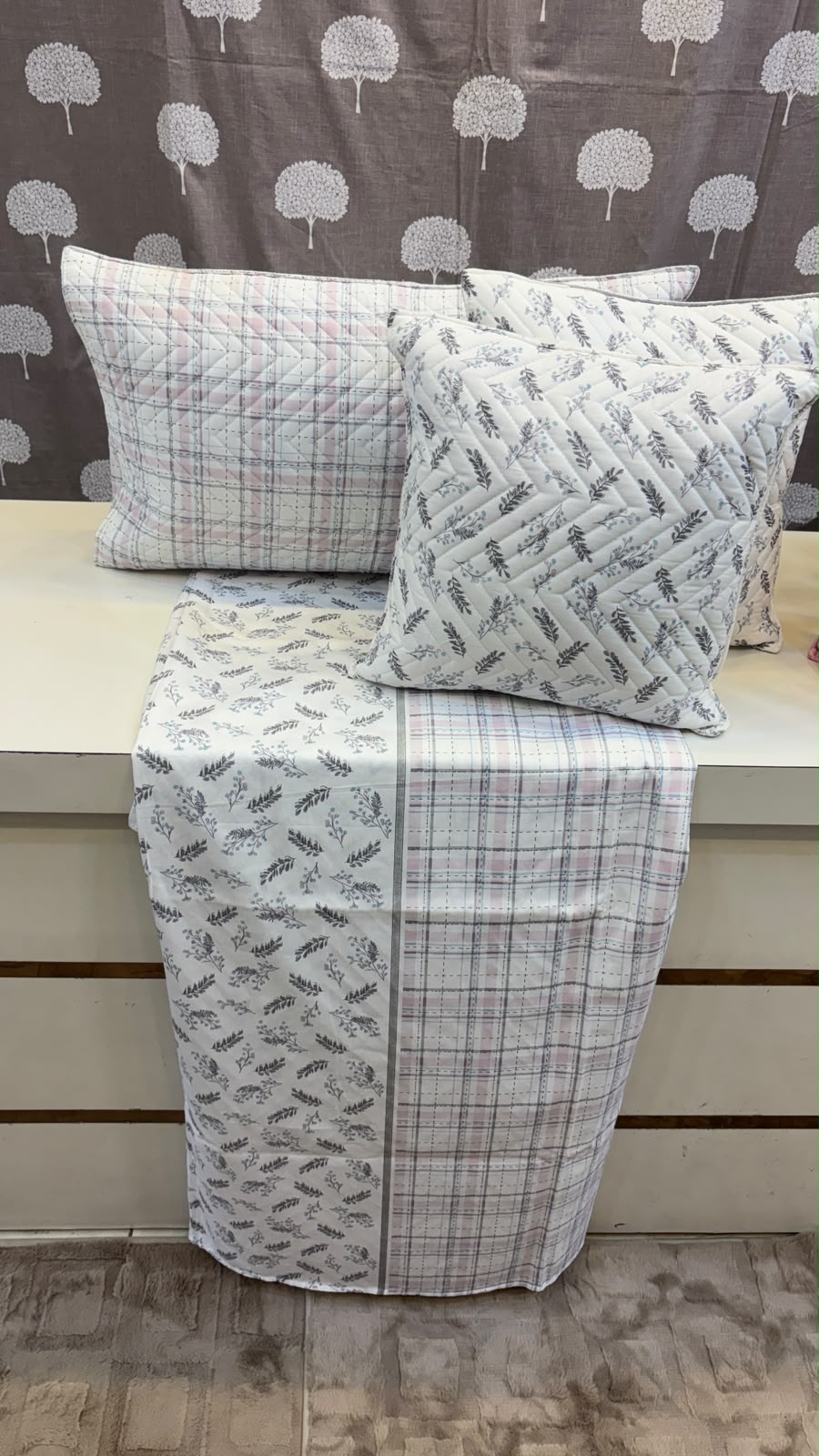 Premium Floral & Stripe 100% Pure Cotton Super King Size Bedsheet Set with Quilted Pillow & Cushion Covers
