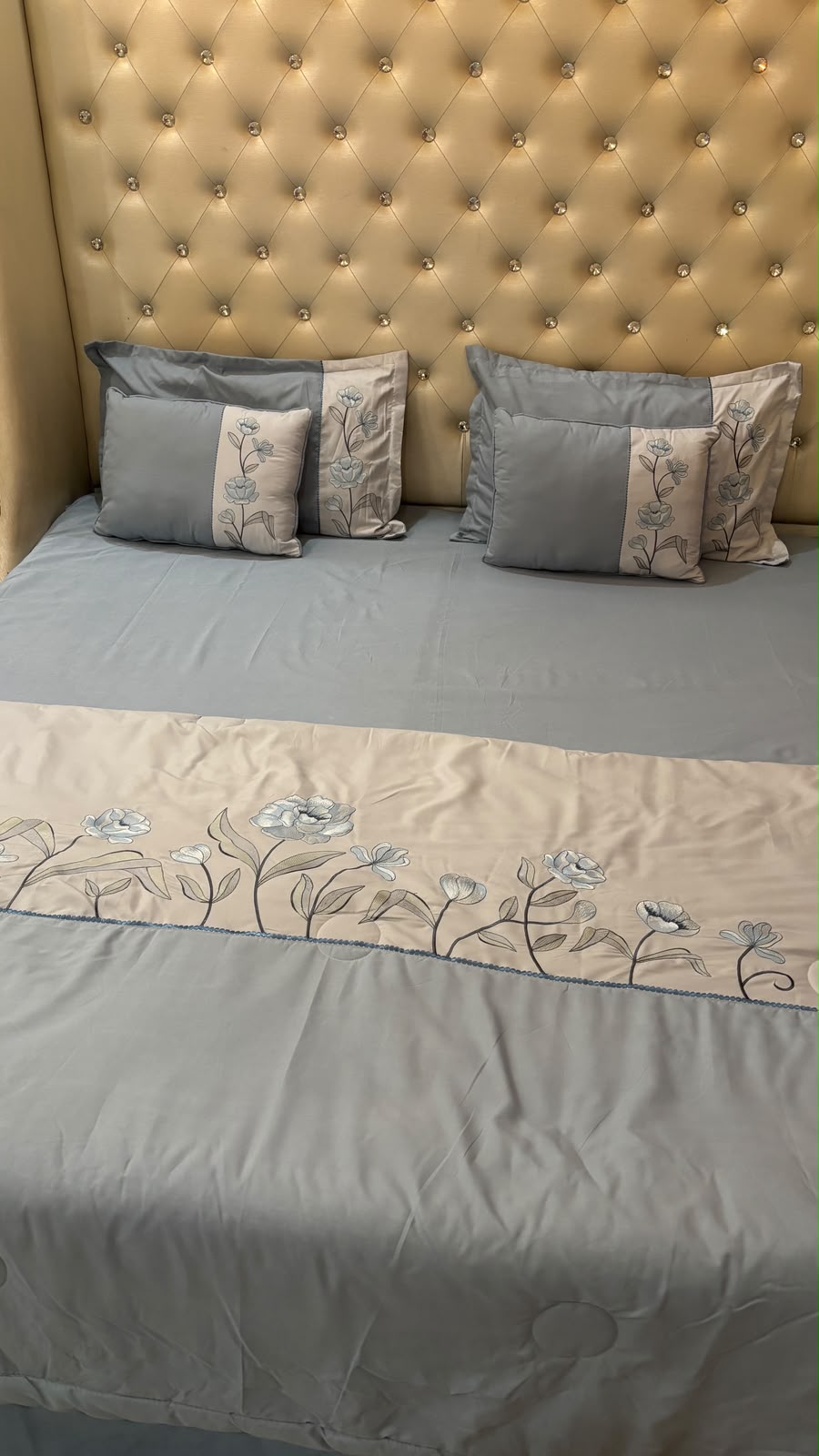 Luxury 6-Piece Embroidered King Size Comforter Set