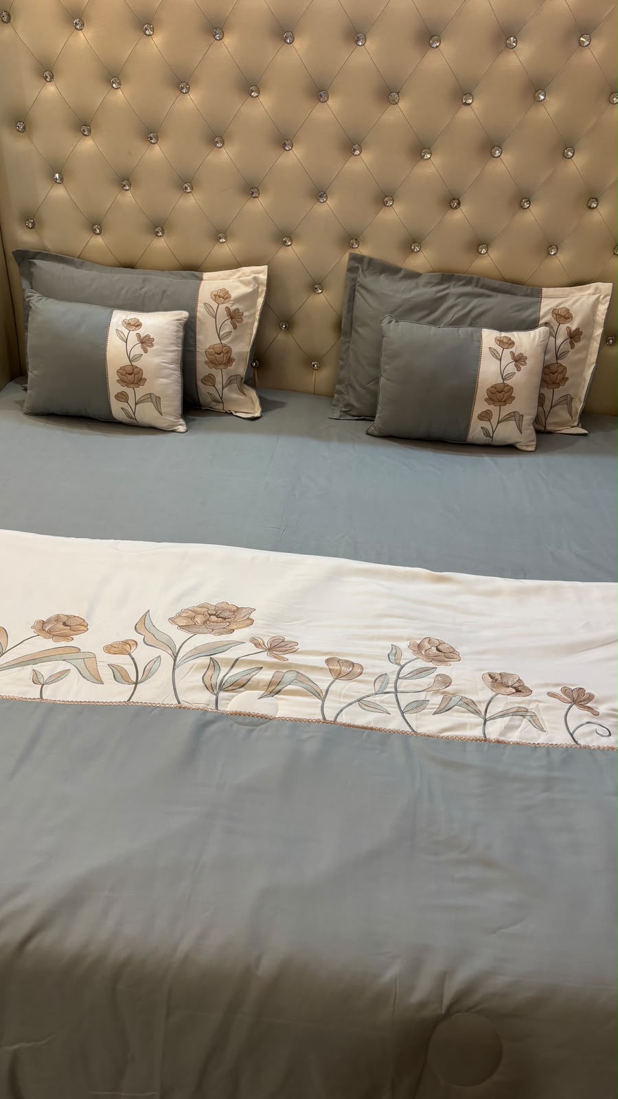 Luxury 6-Piece Embroidered King Size Comforter Set