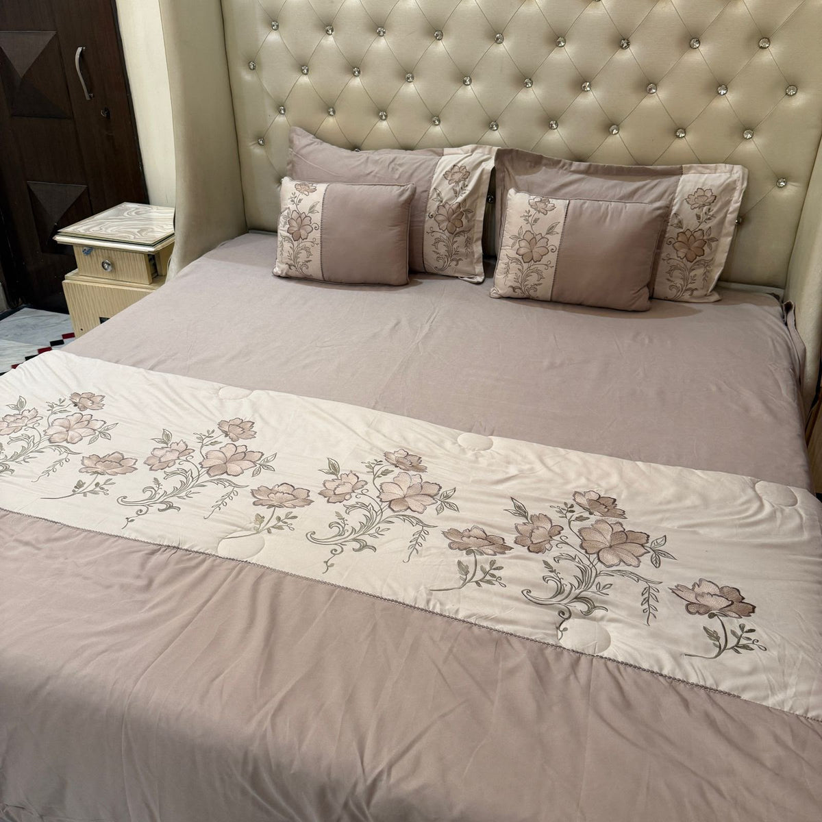 Luxury 6-Piece Embroidered King Size Comforter Set