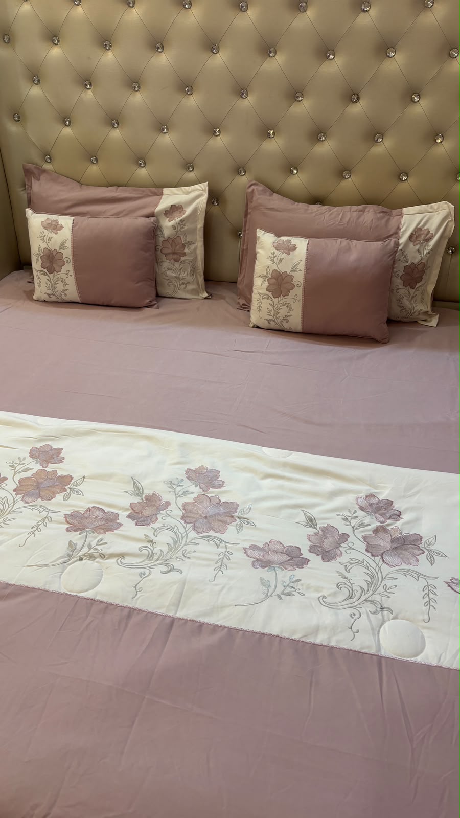 Luxury 6-Piece Embroidered King Size Comforter Set