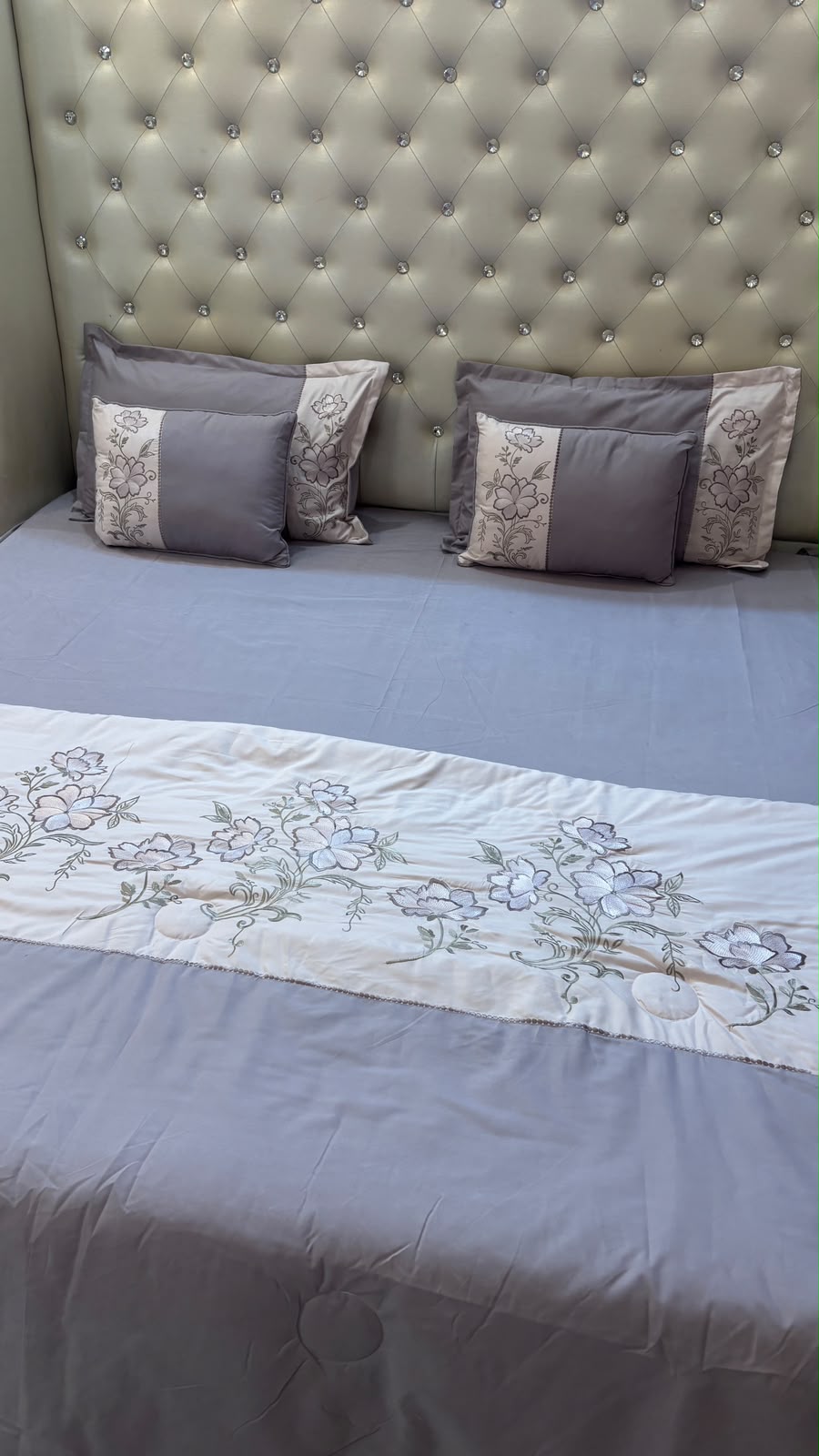Luxury 6-Piece Embroidered King Size Comforter Set